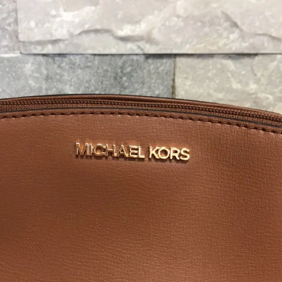🎁Michael Kors Rochelle MD Messenger Leather Bag - Picture 8 of 8